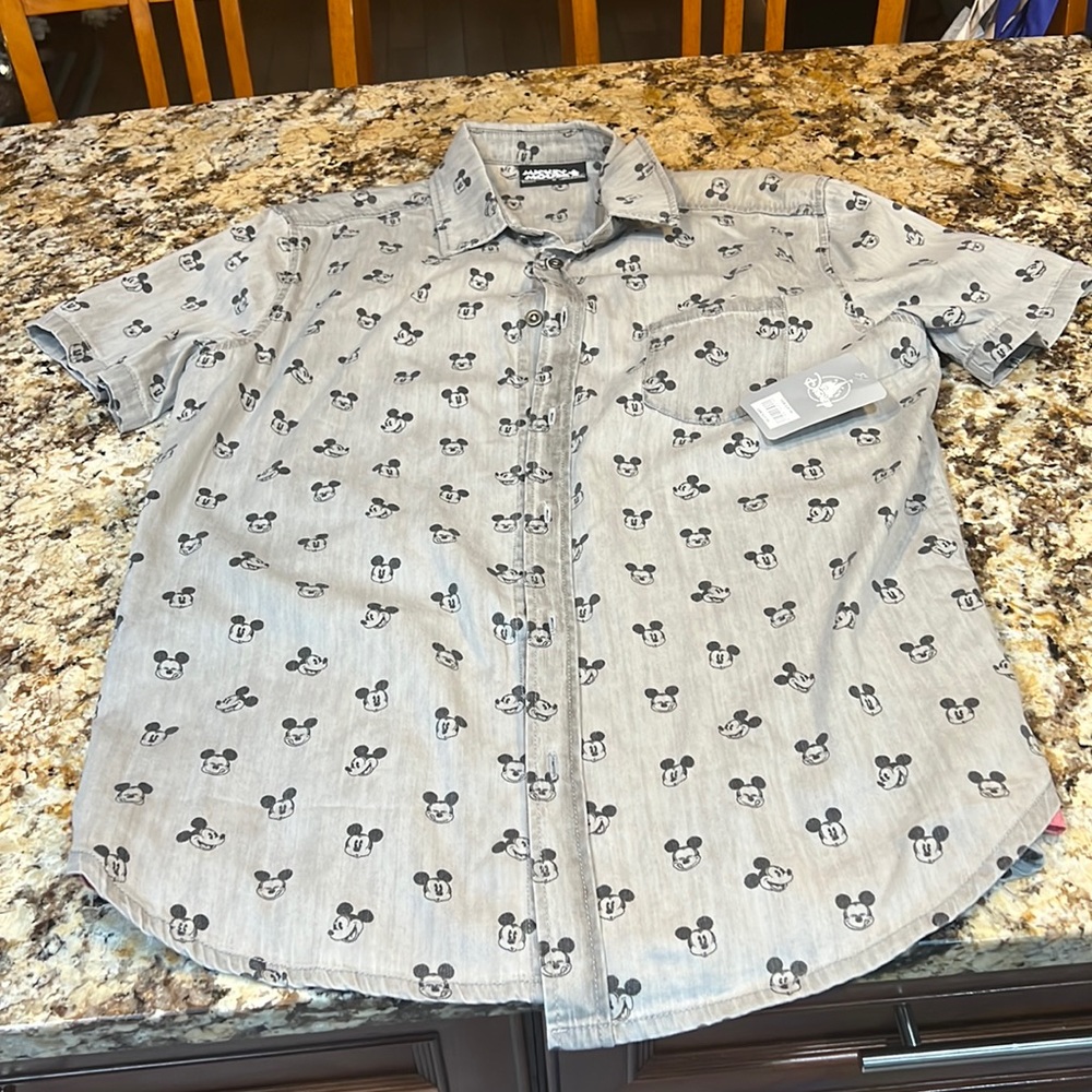 Disney Mickey Mens NWT button down shirt - Medium